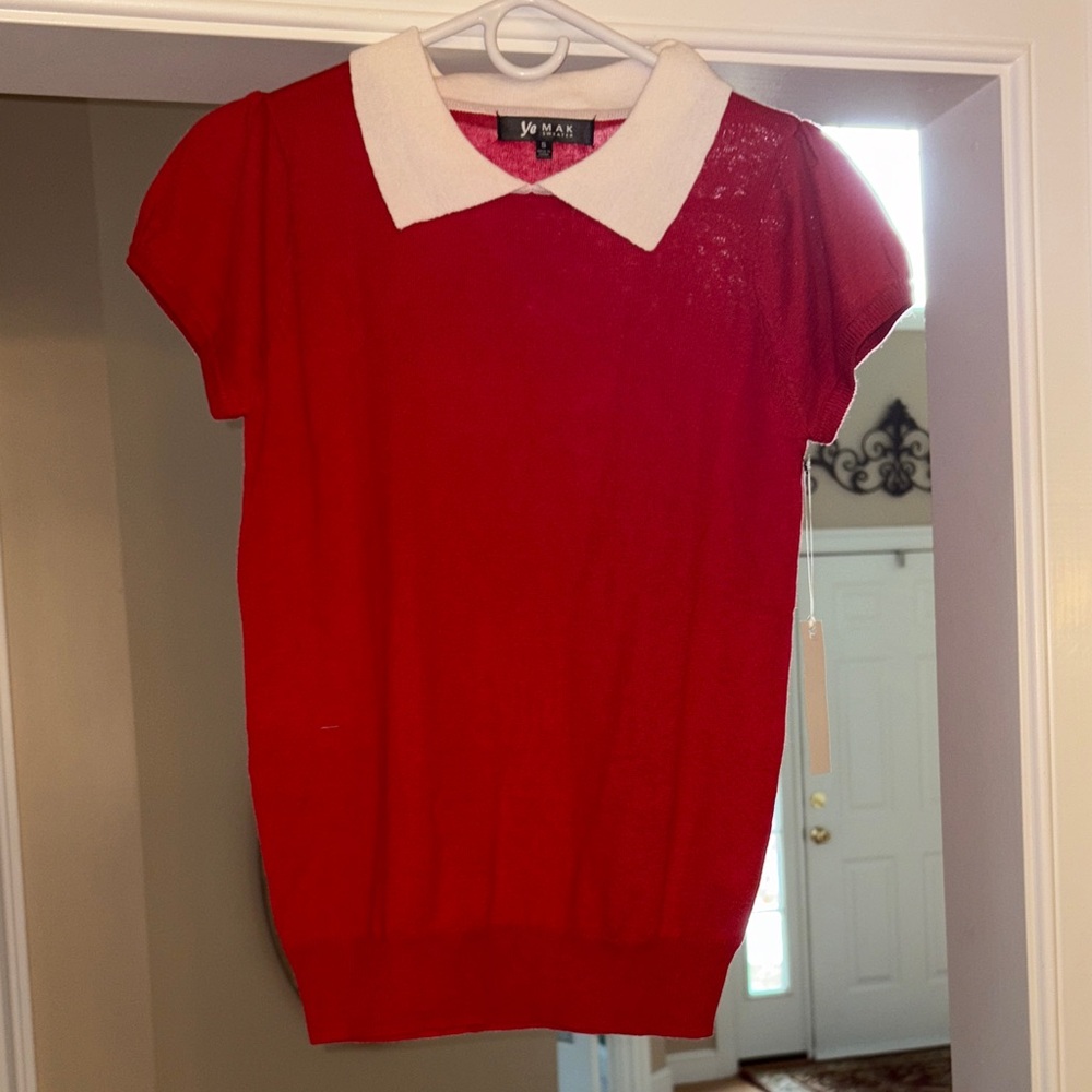 Ye Mak  Red Short Sleeve sweater with White Collar